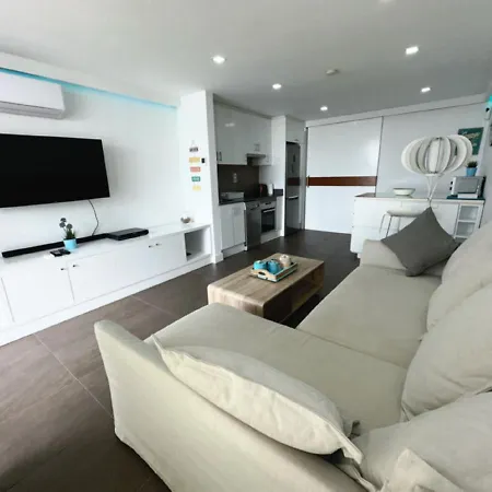 Playa Chica, Vistas Al Mar Lanzarote Apartmán *