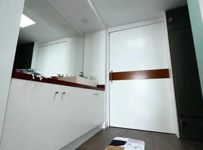 Playa Chica, Vistas Al Mar Lanzarote